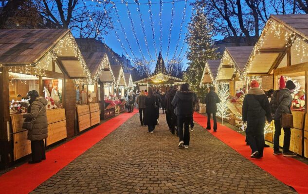 Villaggio di Natale 2025 in piazza Solferino