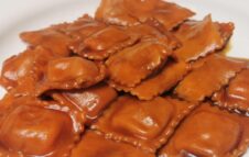 Sagra dei Salamini d’Asino 2025 a Castelferro: salumi, agnolotti, polenta e molto altro