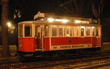 Una Sera in Tram Storico a Torino: viaggio nel tempo nel cuore della città