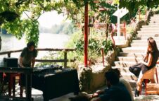 Musica e tramonti sul Po a Torino: ultimo appuntamento con "Soundaze" all'Imbarchino