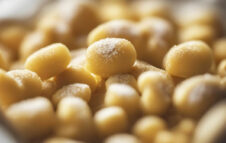 Fiera d’Autunno e Sagra degli Gnocchi 2025 a Caraglio: fuochi d’artificio, musica e castelmagno