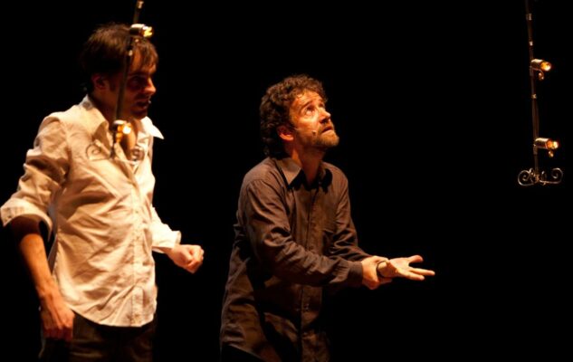 “Un posto per volare”: le parole di Tenco e Pavese in scena al Teatro Studio Bunker di Torino 2025