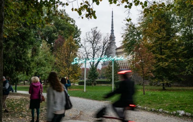 Due nuove Luci d’Artista a Torino: Sex and Solitude e Mummer Love