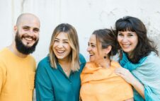 “Figli d’anima” al Teatro Gobetti di Torino: riflessione su genitorialità e legami scelti