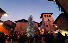 Borgo di Babbo Natale 2025 a Ricetto Candelo: torna la magia in uno dei borghi più belli d’Italia