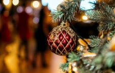 I doni di Santa Lucia 2025 a Manta: il borgo antico si riempe di luci, sapori e Vermouth