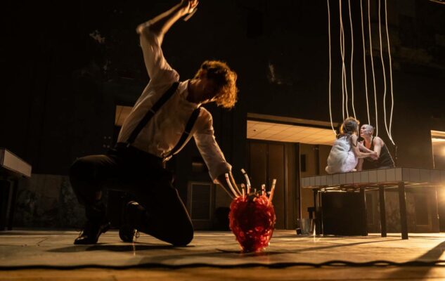 Dracula rivive tra luci e suoni al Teatro Astra di Torino