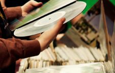 Domenica torna a Torino la "Fiera del Disco e del Fumetto": vinili rari e fumetti leggendari