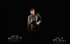 Lino Guanciale a Torino con “Napoleone. La morte di Dio”: debutto alle Fonderie Limone