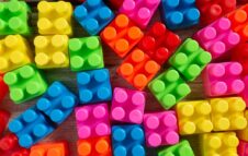 Mattoncini Sotto l'Alberto a Lanzo: costruzioni, laboratori, mercatino (Ingresso Gratuito)