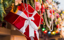 Il Mercatino di Natale torna a Sommariva Perno nel 2025 tra luci e piatti natalizi