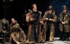 Gabriele Lavia porta al Teatro Carignano di Torino il "Re Lear" di William Shakespeare