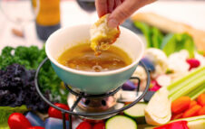 Sagra della Bagna Cauda 2025: a Revignano d’Asti si celebra il piatto re del Piemonte