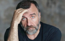 Ugo Dighero a Torino nel 2026 con “Lu santo Jullare Francesco” per i cent’anni di Dario Fo