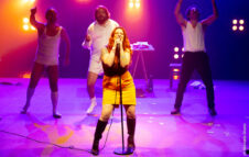 “Altri libertini” in scena al Teatro Gobetti di Torino con tutta la rabbia e i sogni degli anni '80