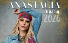 Anastacia in Piazza Alfieri ad Asti per un concerto del suo Not That Kind Tour 2026