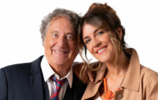 Enzo Iacchetti arriva a Venaria Reale nel 2026 con lo spettacolo “Buongiorno, Ministro!”