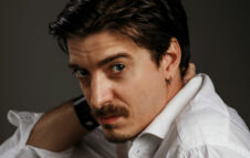 “O di uno o di nessuno”: il testo dimenticato di Pirandello in scena al Teatro Gobetti di Torino