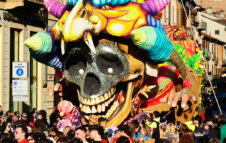 Carnevalone di Chivasso 2026: torna domenica la storica sfilata di carri e gruppi in costume