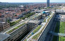Tornano i tour in auto d'epoca sulla storica pista sul tetto del Lingotto