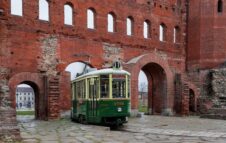 Torino in Archeotram: viaggio tra epoche antiche su un tram storico del 1933