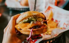 Il Food Village torna alle porte di Torino: quattro giorni tra street food, musica live e spettacoli