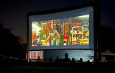 Cinepanettone d’Estate: cinema sotto le stelle con degustazione gratuita a Pinerolo
