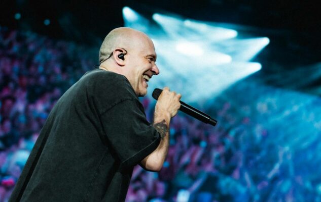 Max Pezzali torna a Torino: stasera il secondo concerto all’Allianz Stadium (orari, scaletta, info e parcheggi)