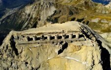 Rievocazione della Battaglia delle Alpi: due giorni di memoria a Cesana e sullo Chaberton