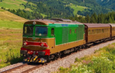 Riparte la Ferrovia delle Meraviglie: treni storici da Torino con degustazioni a bordo