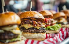 Il Food Village torna alle porte di Torino: tre giorni di street food, musica dal vivo e Luna Park